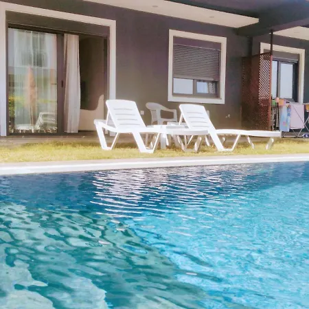 Apartman Mali Garden Side