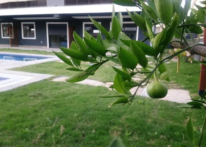 Apartment Mali Garden Side